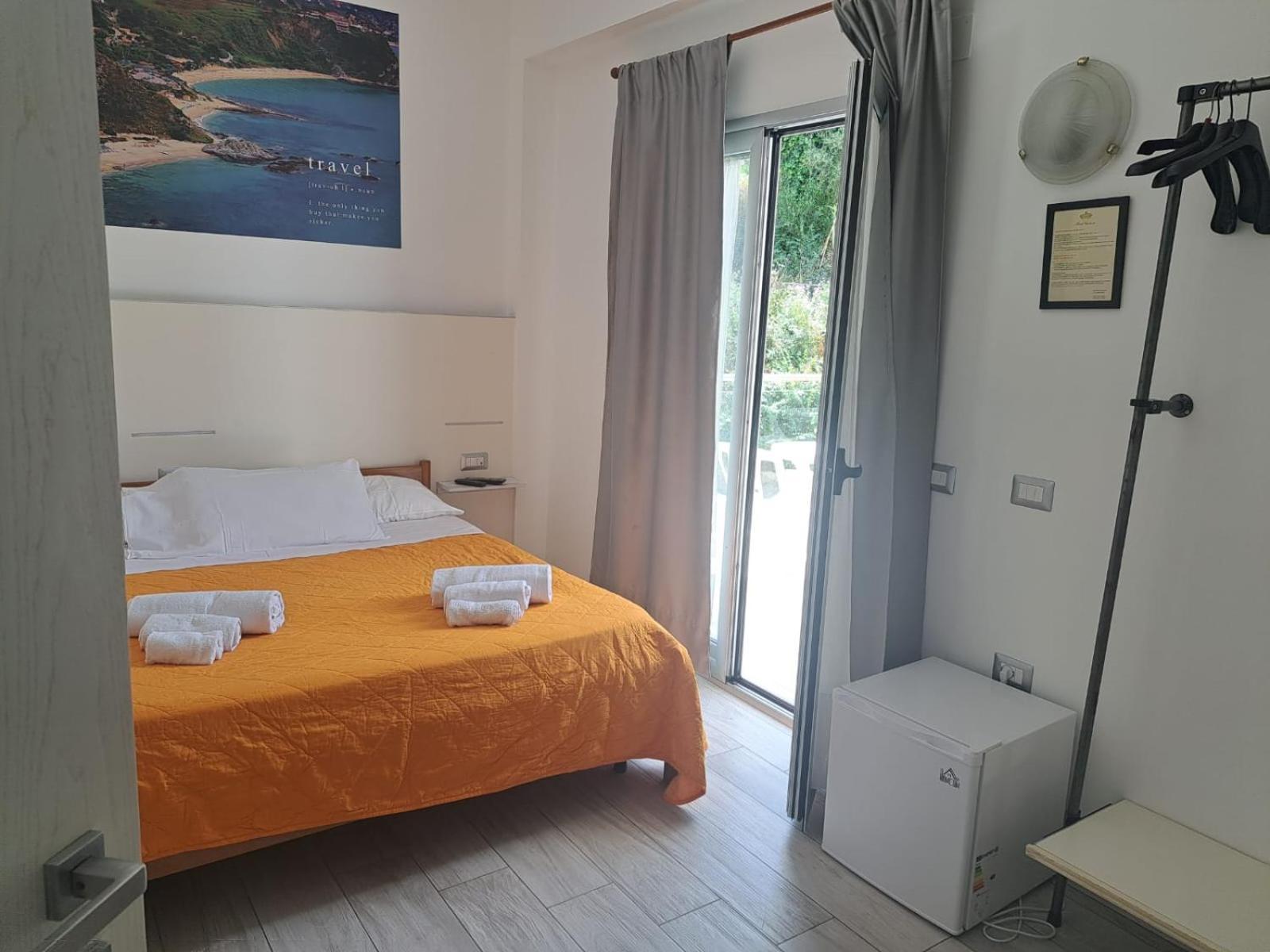 B&B Decarlo Property Tropea Exterior foto
